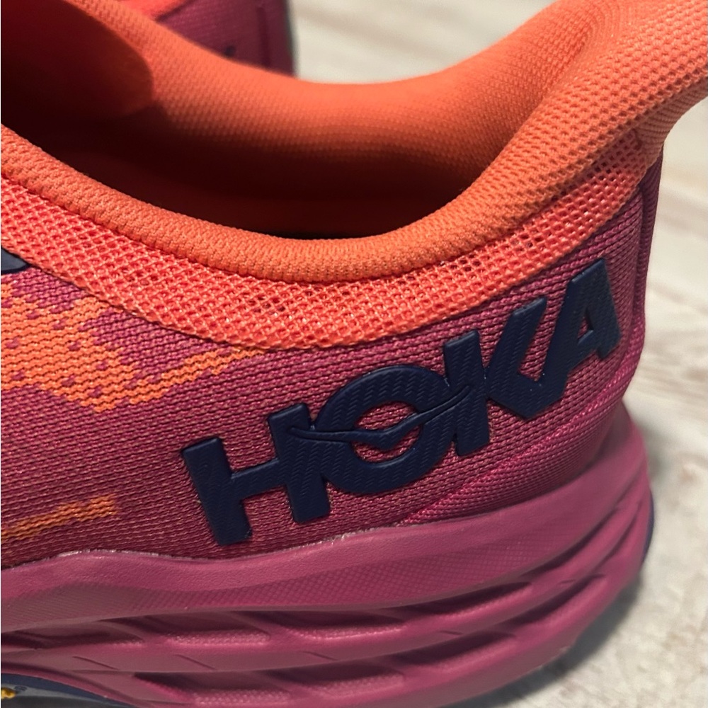 Hoka One Speedgoat 5 Women’s Size 10 B  running shoes NWOT - Picture 6 of 8
